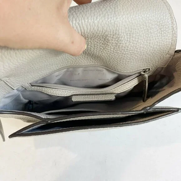 Michael Kors Women Maxine Crossbody Saddle Purse‎ Gray S Leather Buckle Magnetic - Picture 5 of 11